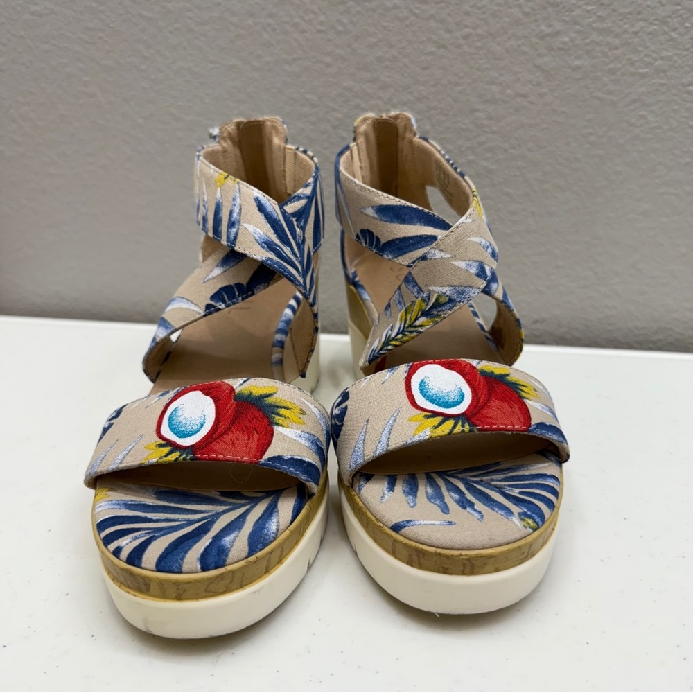 SOUL Naturalizer Goodtimes Crisscross Wedge Sandals Size 8 Tropical Blue Floral - Picture 5 of 10